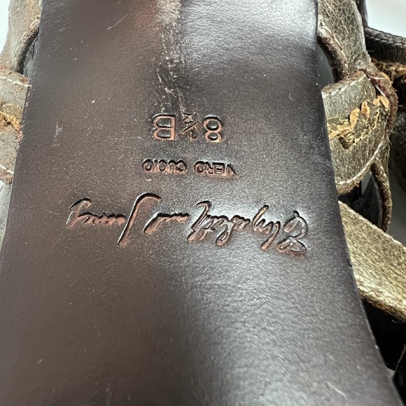 Elizabeth and James silver with gold trim heels - Picture 6 of 9